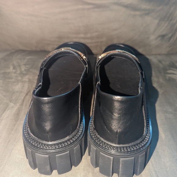 SOLD Black Loafers w/ Gold Chain (size 7.5) - Picture 4 of 5